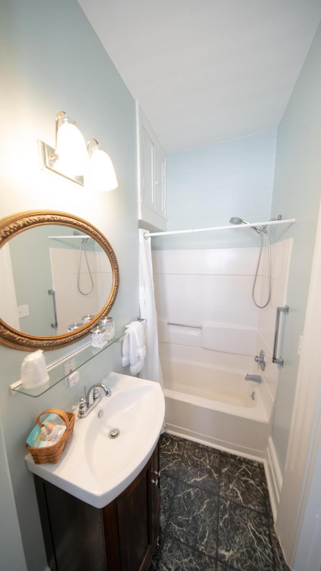 The Edenton Collection-Captain'S Quarters Inn Ruang foto