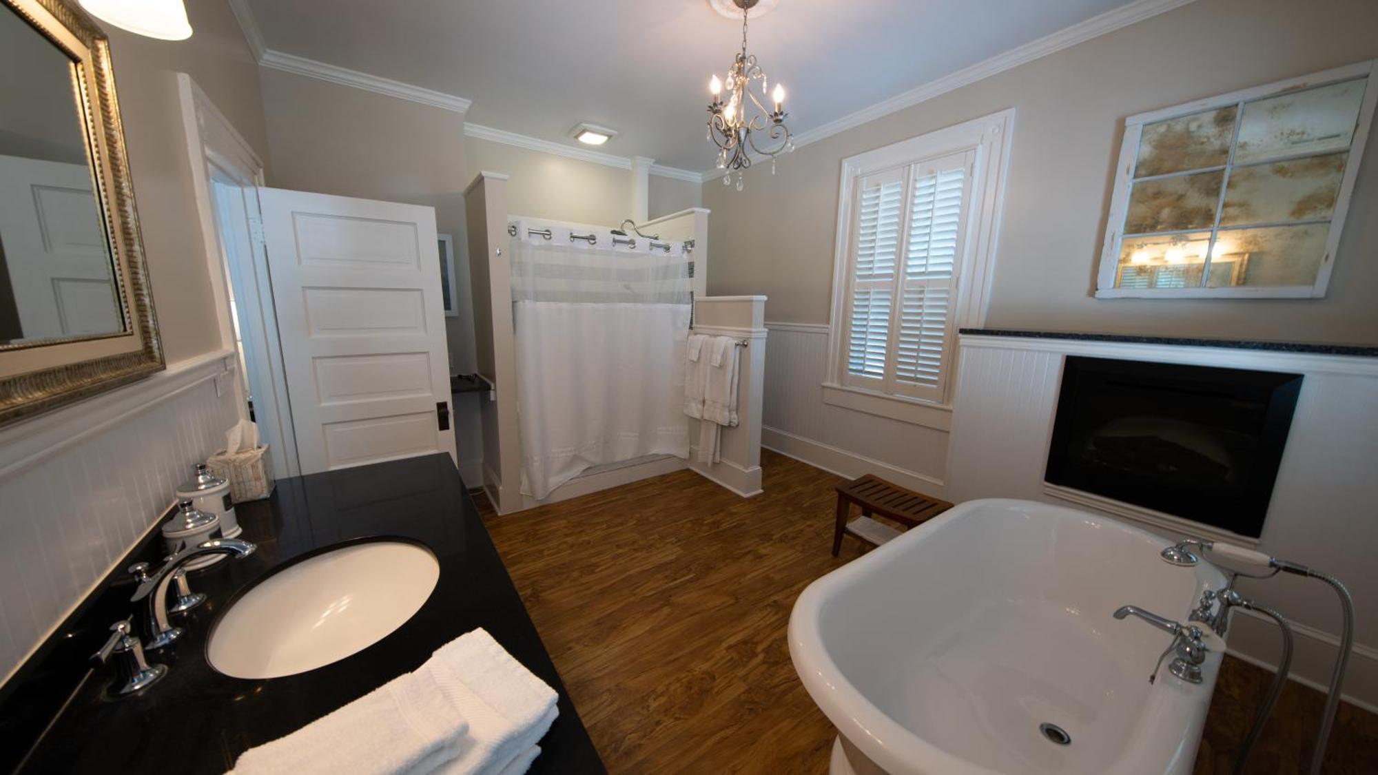 The Edenton Collection-Captain'S Quarters Inn Ruang foto