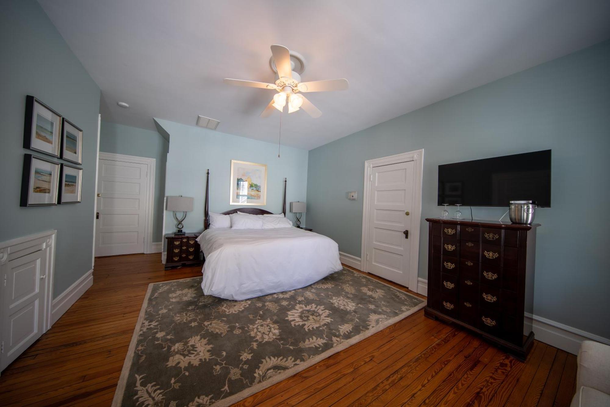 The Edenton Collection-Captain'S Quarters Inn Ruang foto