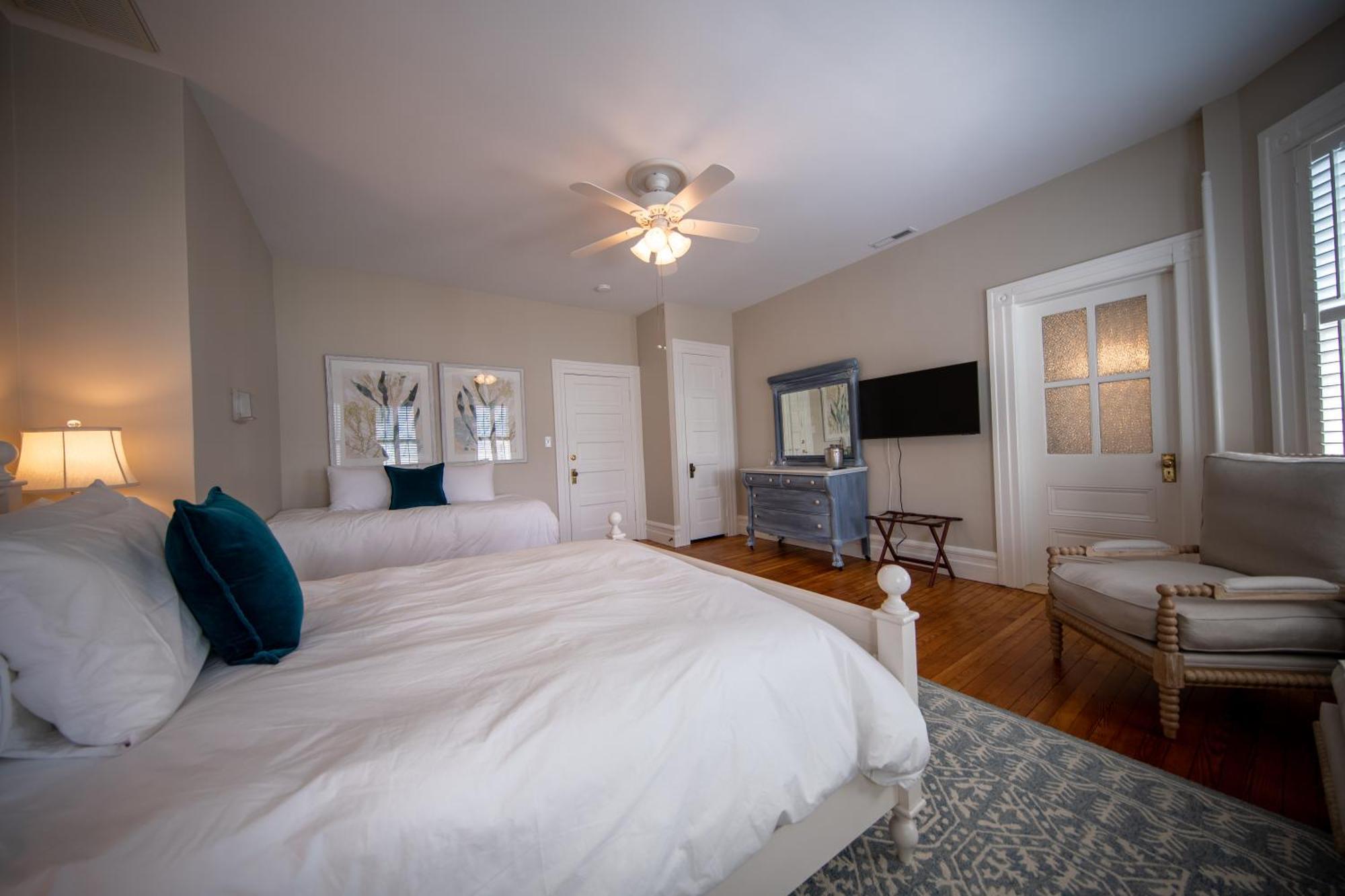 The Edenton Collection-Captain'S Quarters Inn Ruang foto