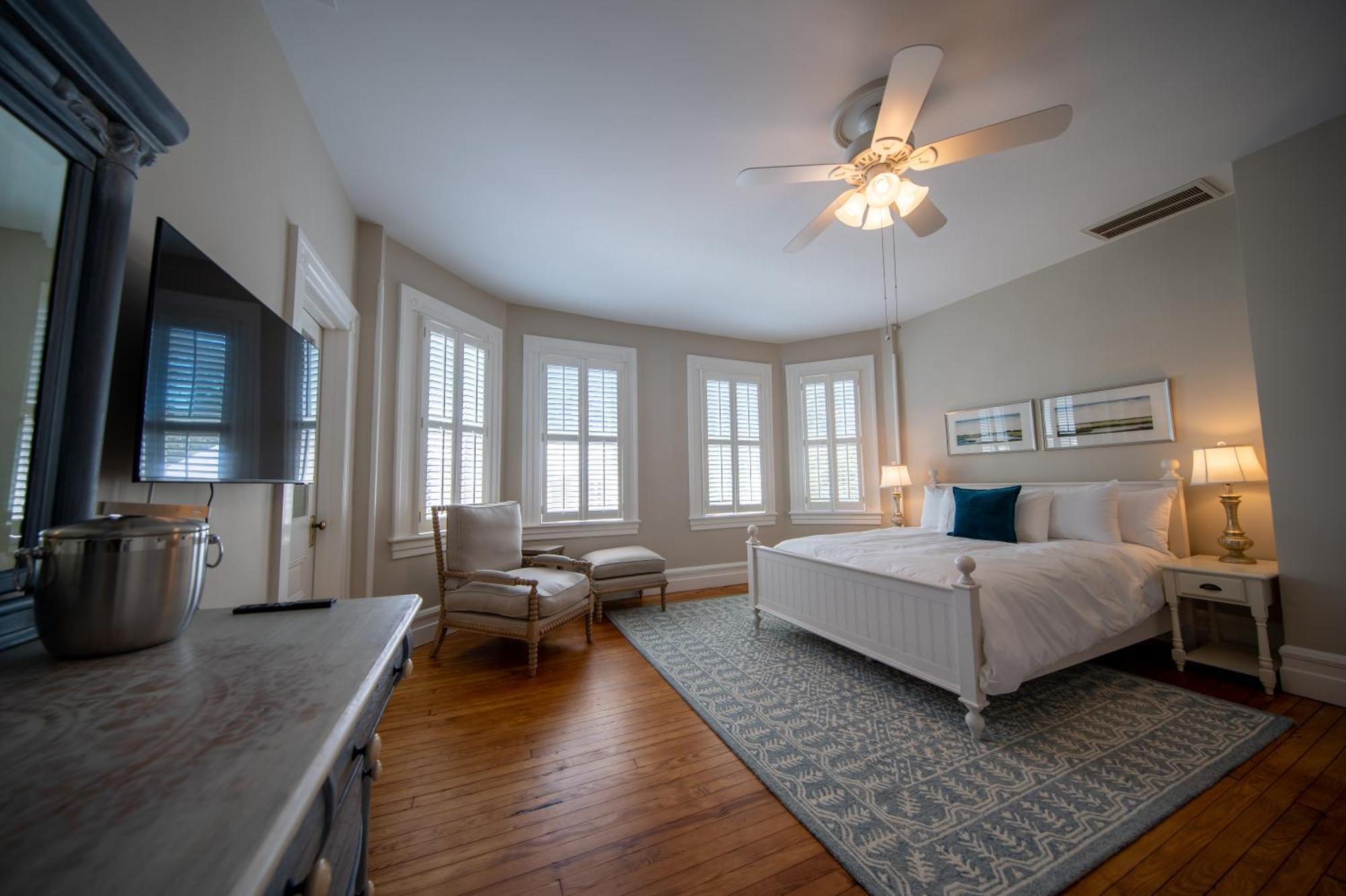 The Edenton Collection-Captain'S Quarters Inn Ruang foto